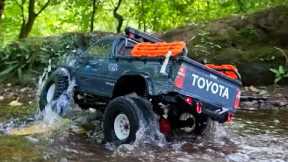 RC Car - Toyota Hilux 'Submarine'  Water Run & Bash!