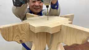 The Traditional Woodworking Skills Of The Elderly Carpenter -  Art Round Table Structure Design