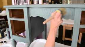 Antiquing a table using Jolie Paint or Chalk Paint®