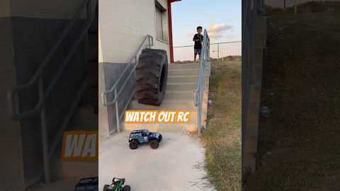 DID THE TRAXXAS MAXX RC BREAK??? DURABILITY TEST#rc #rccar #4x4 #shorts #durability #fypage #rcfun