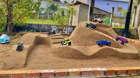 RC car racing up the mountain, only the strongest cars can climb this mountain, Defender Vs Jeep…