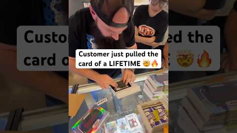 Customer finds 1/1 LEWIS HAMILTON trading card!!! 🤯🏎️ The card of a lifetime!!