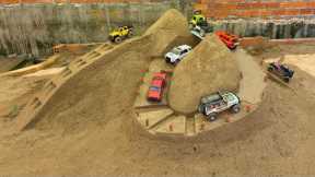 RC Cars Extreme Mountain Challenge 🚗⛰️ | Only the Strongest Can Win!