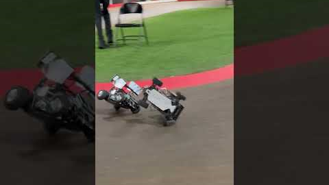 R/C Sprint Car Crashes #rcracing #rc #rccar #sprintcar #dirtoval #amainhobbies