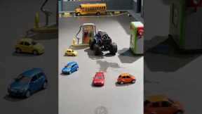 MONSTER TRUCK VS 5 CARS! WHO SURVIVES? - RC Experience